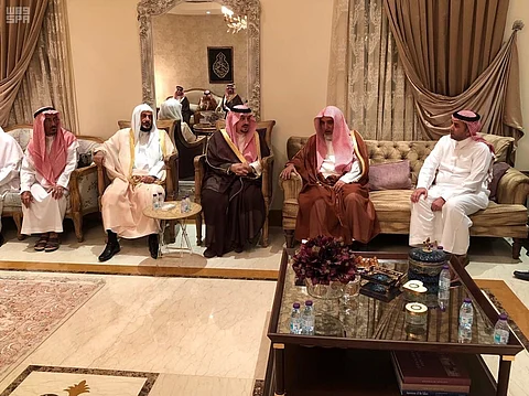 أمير الرياض يعزي أسرة "آل الشيخ"