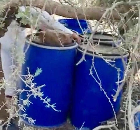 تنسيق بين الهيئة والشرطة يكشف عن مصنع خمور بالبشائر يحوي 1800 لتر