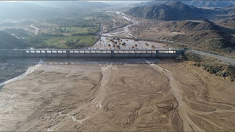 "سبق" تحصل على صور لسد ينبع النخل والفرعة ووادي عباثر عقب هطول الأمطار