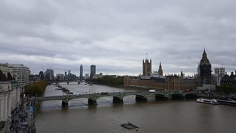 بالصور.. تعرف على الشتاء اللندني وتجربة الأشهُر الدافئة