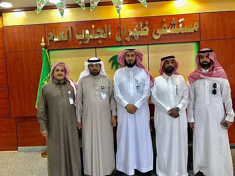 مدير إدارة المختبرات بوزارة الصحة يزور مستشفى ظهران الجنوب