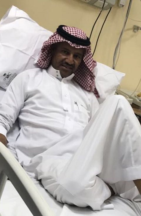 الفنان "خالد عبدالرحمن" يتماثل للشفاء ويغادر مستشفى صبيا