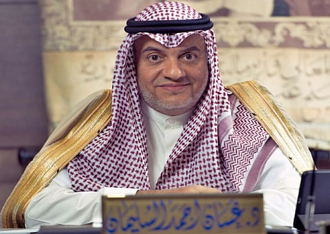 عرض الأزياء بالرياض يطيح بالمستشار.. وعنوان الأمر الحازم: "الملك يرفض الانحلال"