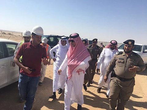 "محمد بن سعيد" يتفقد مواقع دوريات أمن طرق " بيشة - الرين"