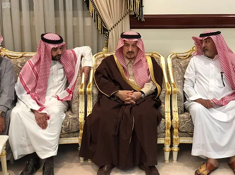 أمير الرياض يعزي أسرة الفرم