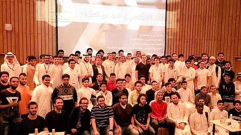 جلسة حوارية عن دور الذكاء الاصطناعي في مكافحة التطرف
