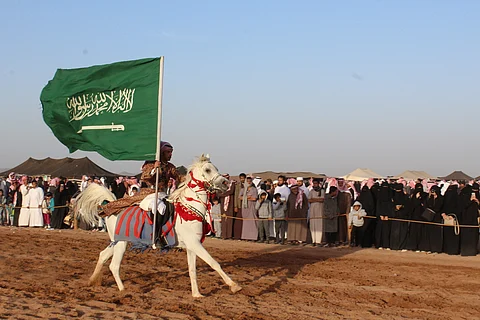 شاهد.. إقبال جماهيري كبير على مهرجان "ناركم حية" بالمدينة المنورة
