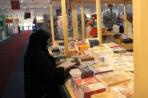 الطالبات يسبقن الرجال في زيارة معرض جدة الدولي للكتاب