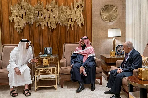 الاجتماع الثلاثي في الرياض: دعوة لشرفاء اليمن لاستعادة الدولة