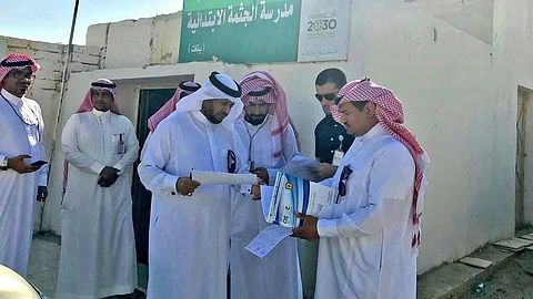 مدير تعليم الليث يوجه بإخلاء مدرسة جثمة أضم المستأجرة ونقل طالباتها
