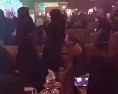 الحفل الغنائي المختلط.. الزوَّار بعدما فوجئوا بسوء التنظيم وغادروه: تلقينا الدعوة عبر "تويتر"