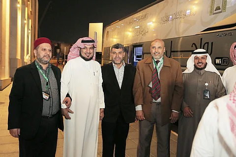 بالصور.. ضيوف "برنامج الملك للعمرة" يغادرون المملكة إلى بلادهم