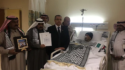 السفير الفلسطيني يزور "العتيبي" ملبي نداء الدفاع عن فلسطين في حرب ٤٨