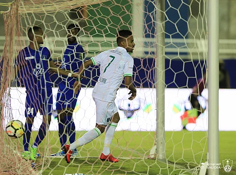 كأس الملك: الأهلي يعبر الشعلة بهدفَي المؤشر وفيتفا