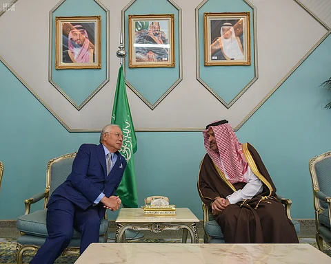 رئيس وزراء ماليزيا يزور المسجد النبوي الشريف