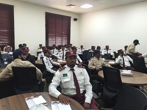 جامعة الطائف تدرب 60 حارساً وحارسة في مجال السلامة المهنية