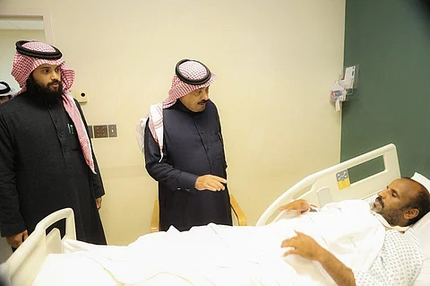 طائرة "الإخلاء" تنقل رجل الأمن "الذلوق" من وادي الدواسر إلى "قوى الأمن" بالرياض