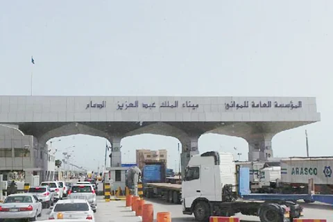 ميناء الدمام يحقق أكثر من 1.2 مليار ريال إيرادات خلال 2017