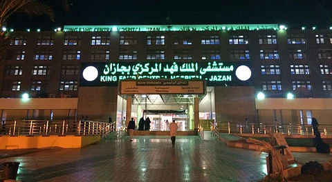 جاء إليه بالرجاء وخرج محمولاً إلى قبره.. هنا مأساة رضيع في "مركزي جازان"