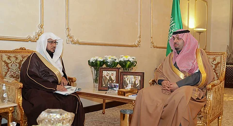 أمير الحدود الشمالية يوجّه بمتابعة المتغيرات بالأسعار في الأسواق وتحديد أسبابها