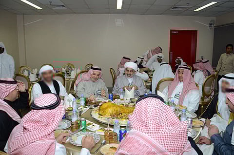 "أمن الدولة" تُقيم حفل زواج لأحد النزلاء بالشرقية وتكافئه بـ10 آلاف ريال