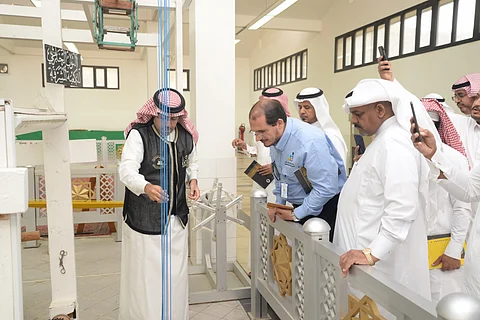 مجمع المؤسس لكسوة الكعبة يستقبل وفدًا من "تقنية مكة"