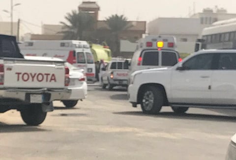 إخلاء طالبات وهيئة تدريس الكلية العلمية ببيشة إثر حريق خارج مبناها