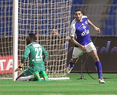 بالصور .. الهلال يعود لانتصاراته ويحافظ على صدارته