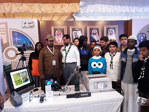 "شرطة المدينة" تشارك في معرض الأمن الفكري بالحرس الوطني