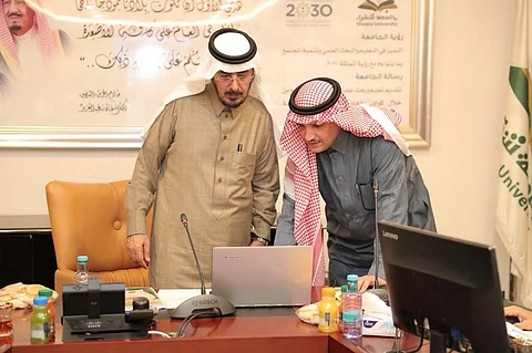 "الأسمري" يدشن جائزة جامعة شقراء للتميز العلمي