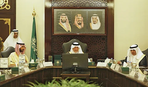 "الفيصل" يدشن واحة أم القرى للاستشارات.. ذراع معرفي للجامعة