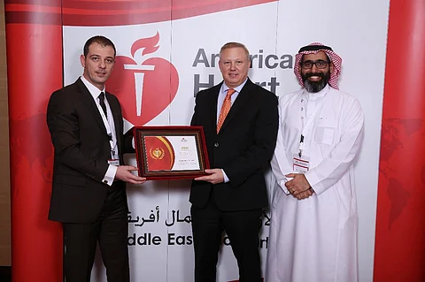 جمعية القلب الأمريكية تمنح مركزاً بجامعة الملك سعود "الوسام الذهبي"