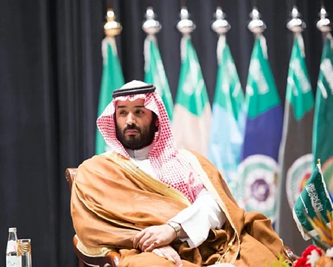 "روس" يحلل: "محمد بن سلمان" لا يريد السعودية علمانية.. إنها قصة كبرى