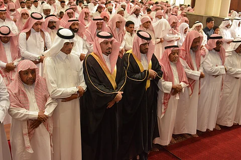 شاهد.. الجموع تودع جثمان الشهيد "المجرشي" بمسارحة جازان