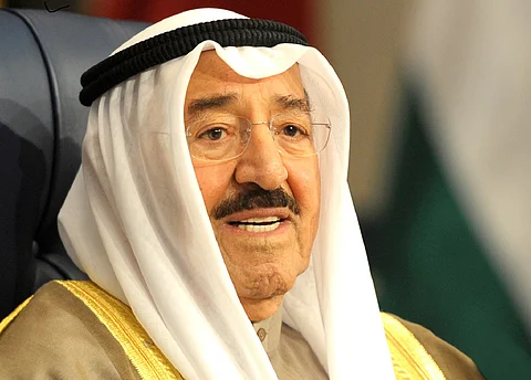 أمير الكويت: تخصيص ملياريْ دولار لدعم إعمار العراق