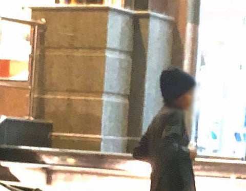 الطائف.. هواة وممتهنو التسول يتمركزون على باب مقابر العباس.. وآخرون عند الإشارات وأبواب المطاعم