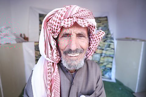 بالصور.. شريط ذكريات المسنين وبسمة محياهم لا تتوقف في "الجنادرية"