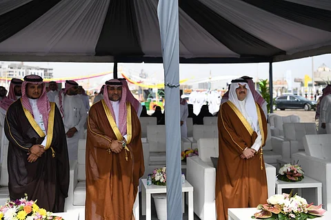 بالصور.. "سعود بن نايف" يدشن مهرجان نقوش الخبر بالواجهة البحرية