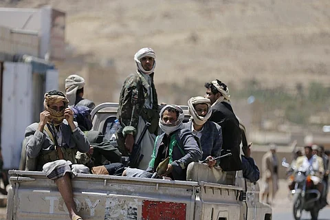 قيادات حوثية تُخرج عائلاتها من اليمن وترتيبات لهروب شخصيات بارزة