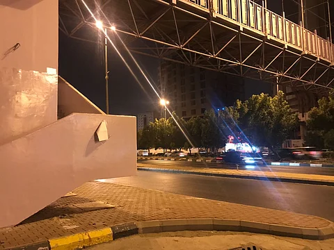عبارة "الجسر مغلق للصيانة".. تُربك أهالي هجرة مكة