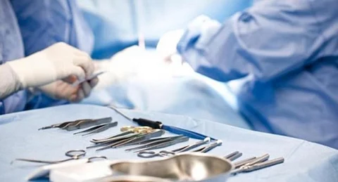 فريق "الجنف" في "فهد الطبية" يقلل التدخل الجراحي في العمليات