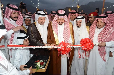أمير عسير يدشن مشروعات تنموية بأكثر من 1.4 مليار ريال برجال ألمع