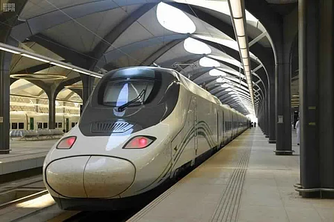 بالصور.. قطار الحرمين السريع يسير الرحلات الأسبوعية التجريبية بين المدينتين المقدستين