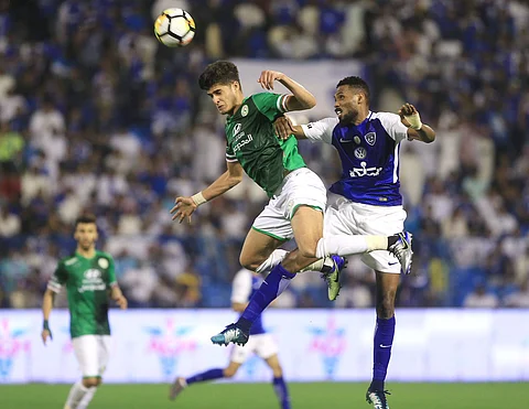 الاتفاق يُذيق الهلال الخسارة الثانية ويهدد آماله في لقب الدوري