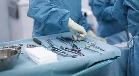 استئصال ورم 2 كيلو من بطن مريضة بمستشفى دومة الجندل