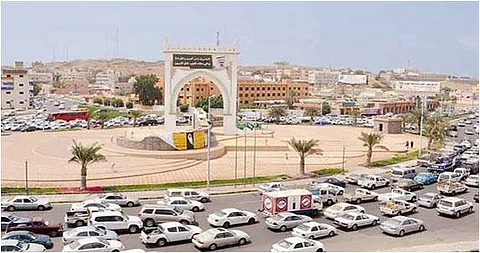 احتجاز فريق "نزاهة" في بلدية الطوال.. مستندات واتهامات والوزير يتدخل بتوجيه
