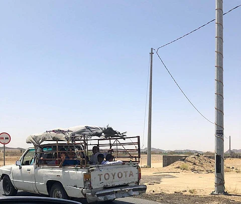 مواطن يوثق نقل طلاب في سيارة قديمة ومكشوفة بـ"ربيعة عسير"