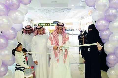 بالصور.. جامعة الطائف تختتم حملتها لتوعية المجتمع بالسرطان