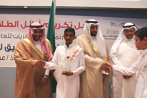 "الجاسر" يرعى حفل تكريم المتفوقين بإدارة تعليم القريات
