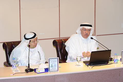 "خشيم": لا يوجد نظام صحي مثالي في العالم بما في ذلك أمريكا وأوروبا